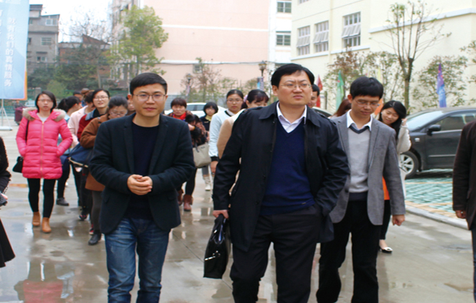 團(tuán)中央全國學(xué)聯(lián)辦主任柏貞堯蒞臨基地調(diào)研指導(dǎo)