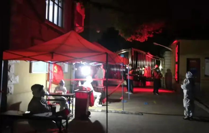第一槍志愿者助力核酸檢測(cè)，攜手同心抗擊疫情